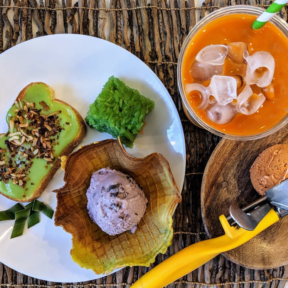 Thai street desserts: kaya toast, sticky rice, gelato and Thai iced tea